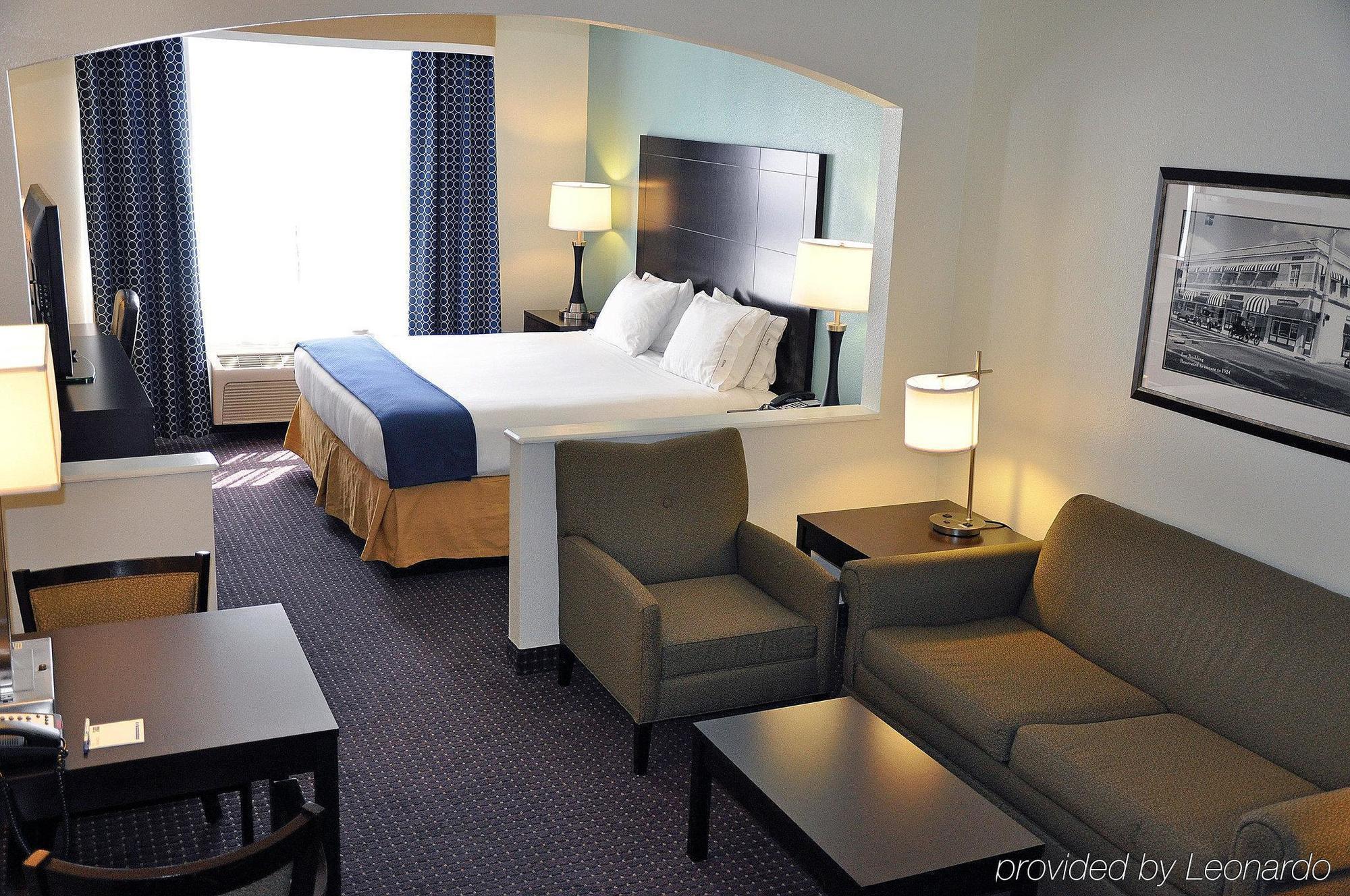 Holiday Inn Express & Suites Plant City By Ihg Bagian luar foto
