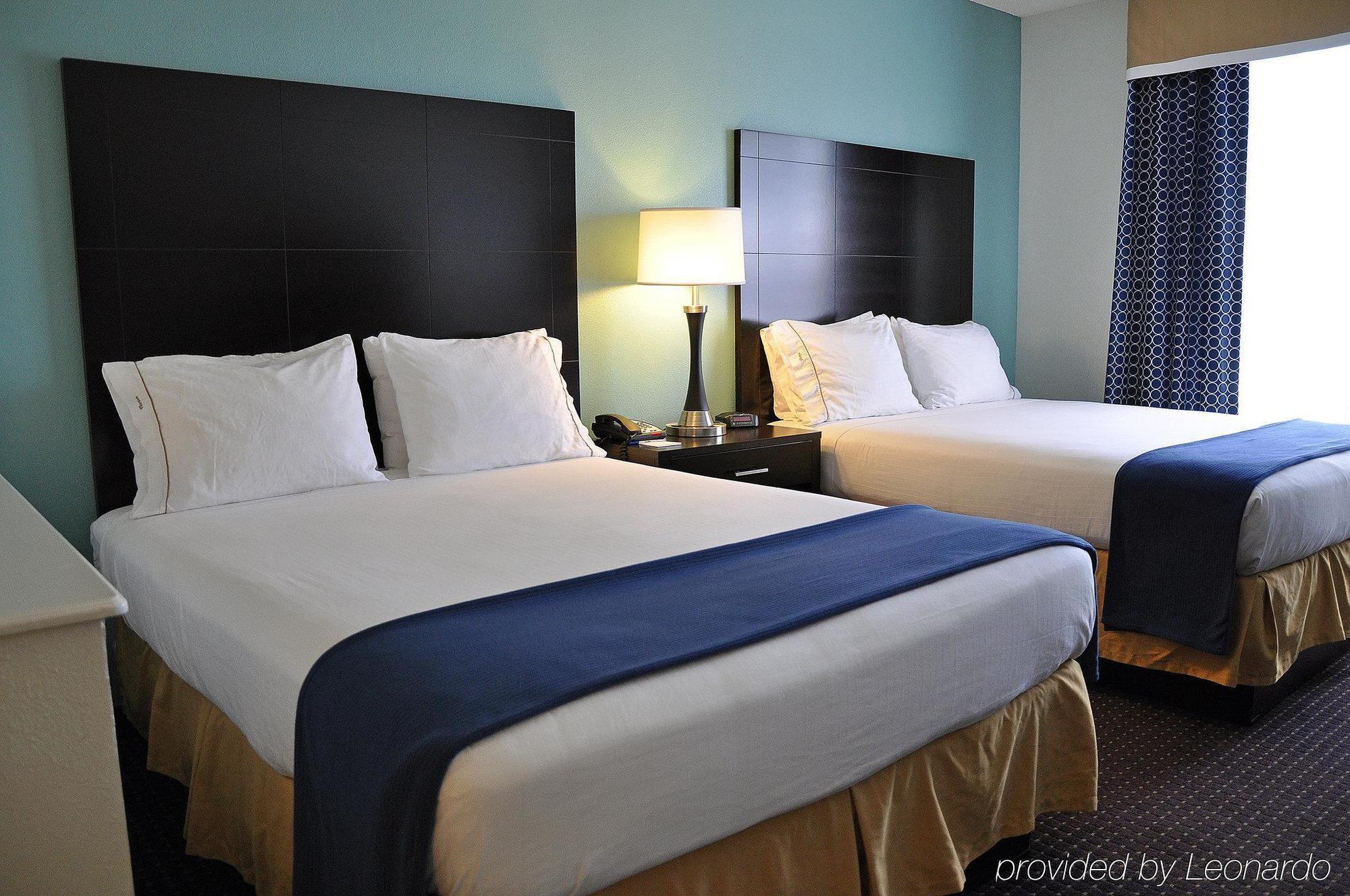 Holiday Inn Express & Suites Plant City By Ihg Bagian luar foto